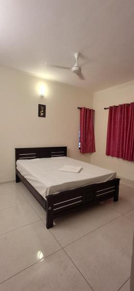 Skylux service apartment